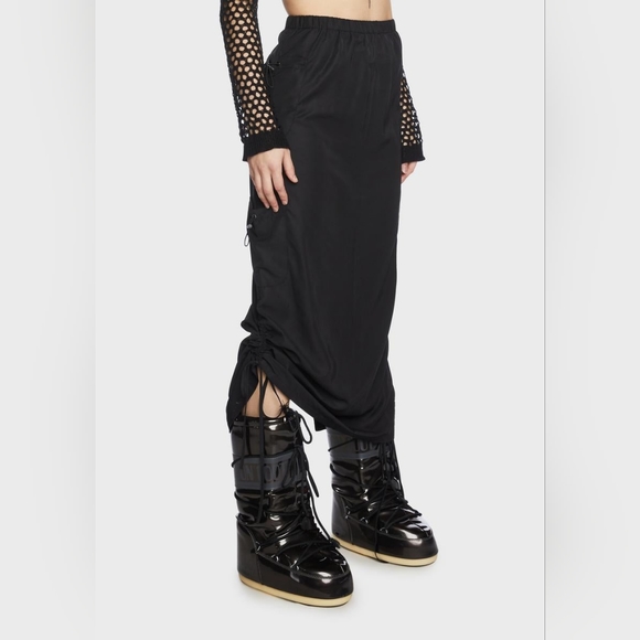 Long black nylon skirt with ruching - Picture 4 of 6